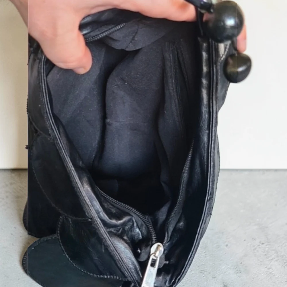 NEW Bueno Leather Circle Pattern  Bag - Picture 4 of 9